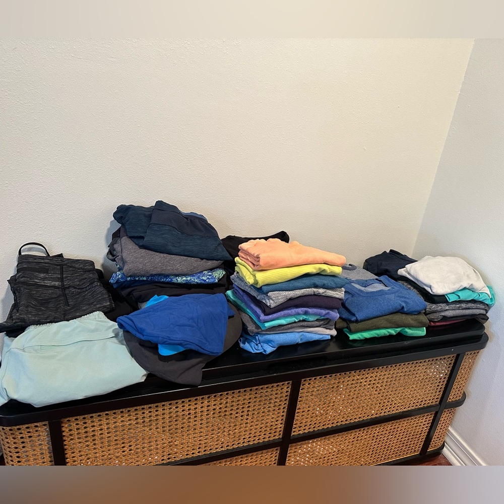 lot of men’s lululemon
